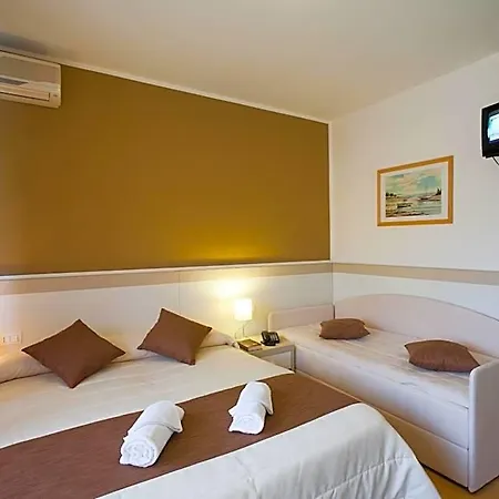 Canarie Hotel 3*