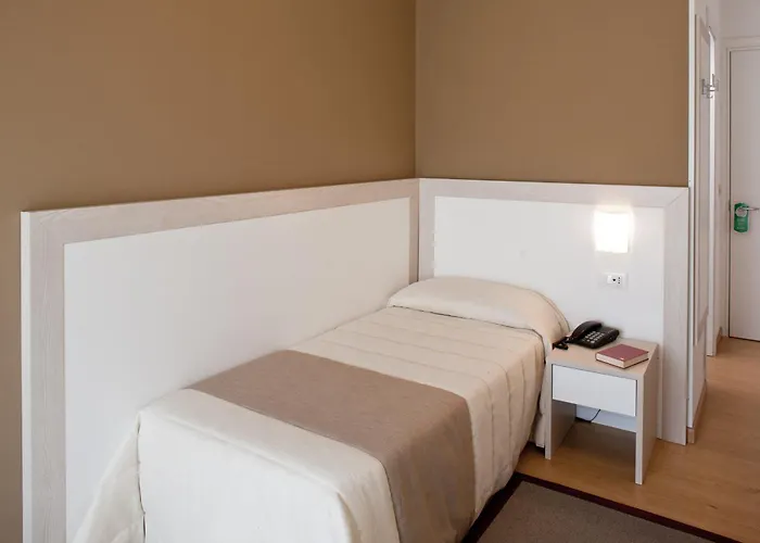 Canarie Hotell 3*