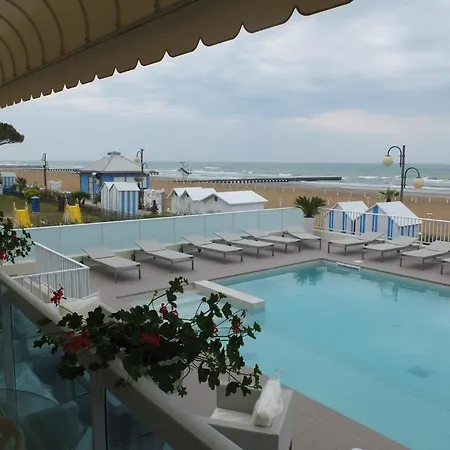 Canarie Hotel 3*