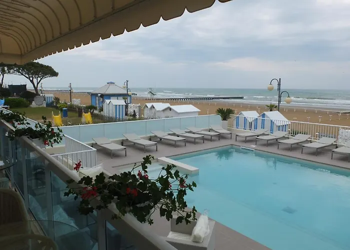 Canarie Szálloda 3*