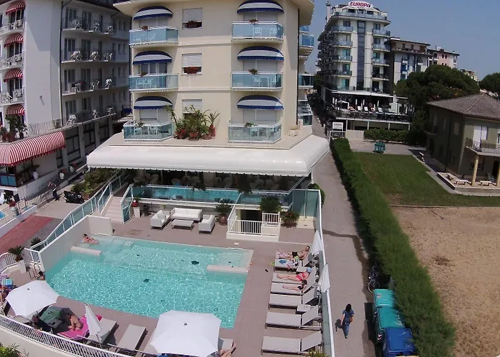 Canarie Szálloda 3*